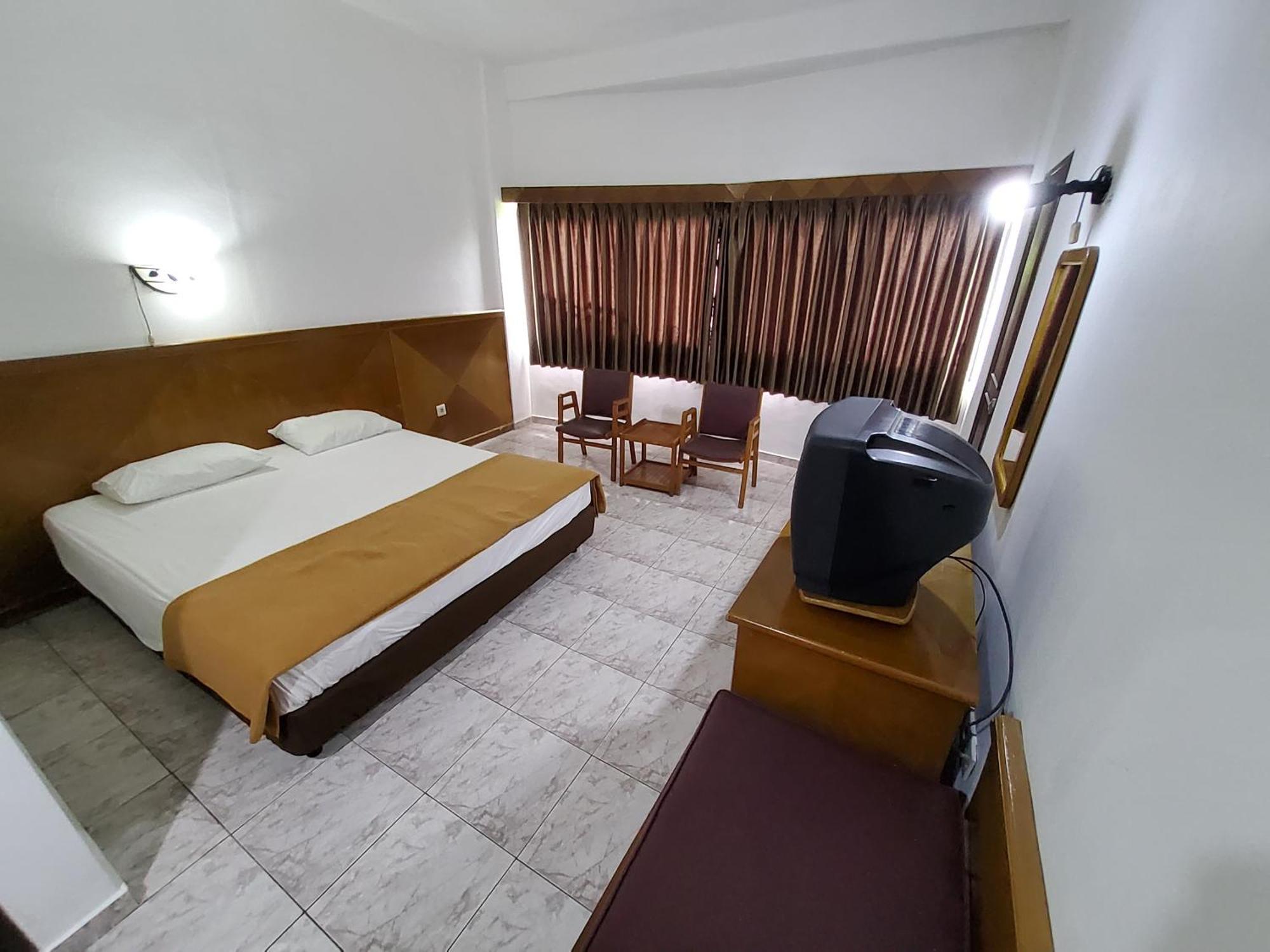 Hotel Kumala Samudra Cikakak Eksteriør billede